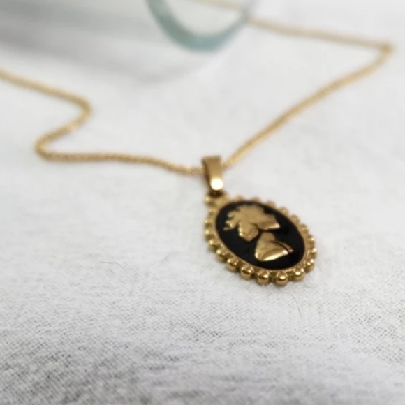 GP Portrait Pendant Necklace - Picture 4 of 5